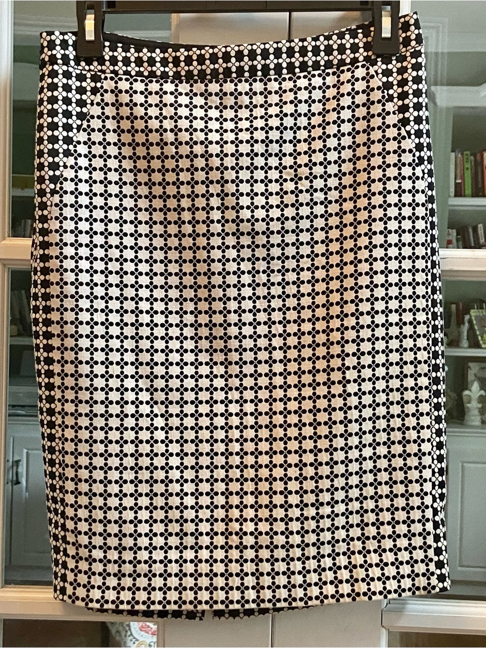 The Limited Black and White Geometric Pencil Skirt Size 2